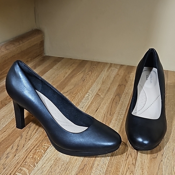 Clarks Shoes - Clarks Collection Black Leather Heels 9-9.5